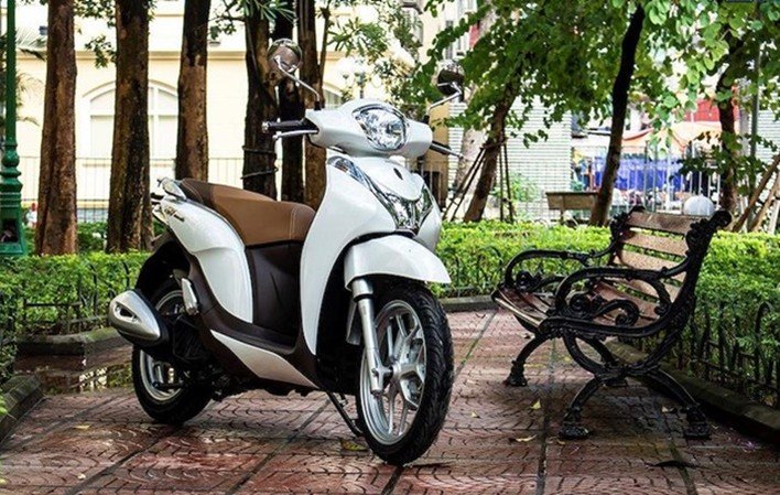 Năm 2020, Honda Việt Nam đã công bố bổ sung thêm 2 gam màu mới đối với phiên bản Thời trang của Honda SH Mode: Màu xanh lam dịu nhẹ và màu trắng ngà trông tinh tế mà không kém phần sang trọng.