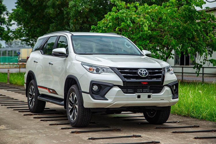 Giá xe Toyota Fortuner tháng 05/2020