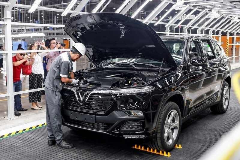Sau khi Chính phủ chính thức cho phép giảm phí trước bạ 50% theo đánh giá các chuyên gia đơn vị kinh doanh chịu thiệt nhất chính là Gara, Showzoom mua, bán xe ô tô cũ.