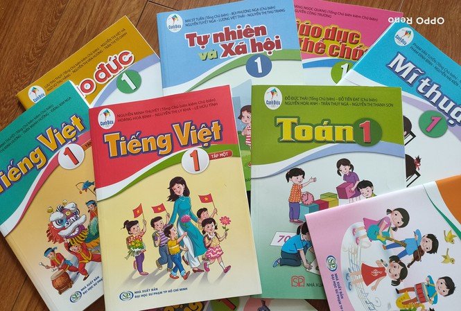 Mỗi môn học được biên soạn nhiều loại sách giáo khoa