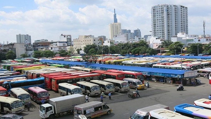 Quy định này có hiệu lực ngay với các xe đăng ký mới để hoạt động vận tải như xe khách, xe tải, taxi truyền thống, xe hợp đồng, công nghệ từ 1/8. Với các xe đã cấp biển trắng và đang hoạt động sẽ buộc phải chuyển sang biển vàng, hạn cuối vào ngày 31/12/2021.