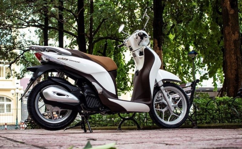 Theo khảo sát Honda SH Mode 2021 mới đang được giảm giá từ 7-8 triệu đồng