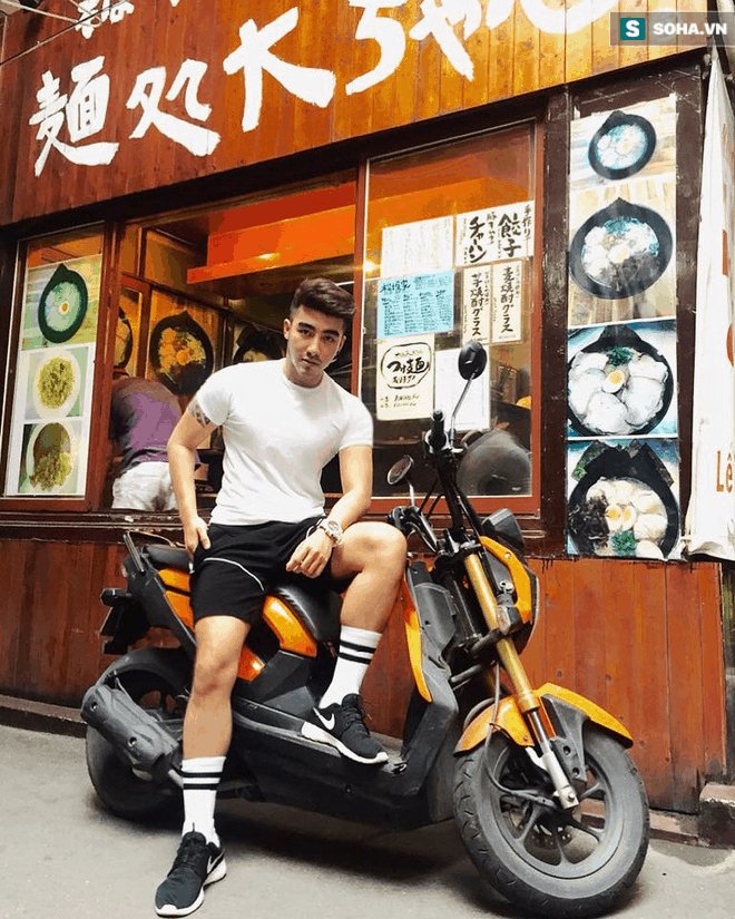 .... nghề nghiệp của hot boy Lục Triều Vỹ luôn là một bí ẩn.