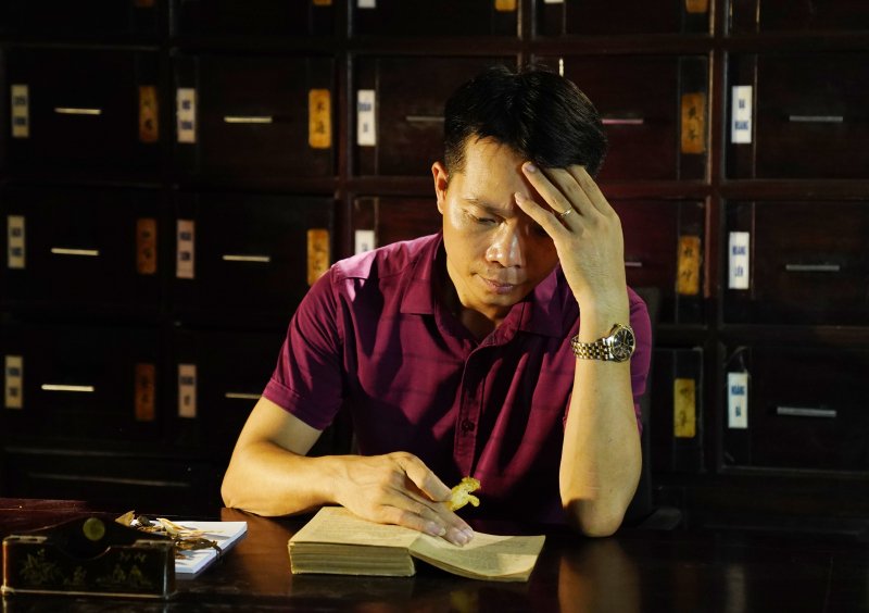  Không chỉ am hiểu về Đông y, Bác sĩ Trọng còn am hiểu cả Tây y.