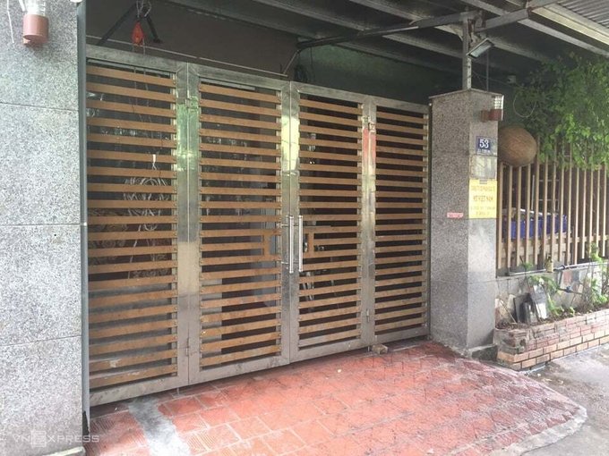 Bên ngoài cơ sở sản xuất của Pate Minh Chay ở thị trấn Đông Anh (Hà Nội). Ảnh: Tất Định.