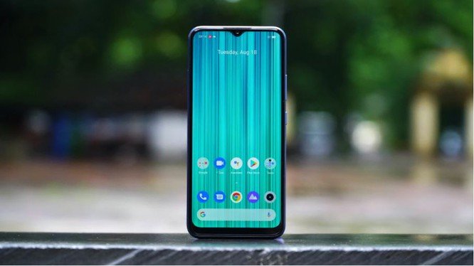 Realme C12 có thiết kế bắt kịp xu thế (Ảnh: Moneycontrol)