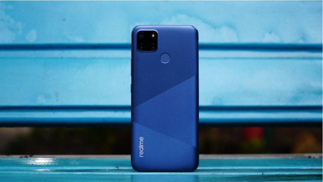 Realme C12 (Ảnh: Moneycontrol)