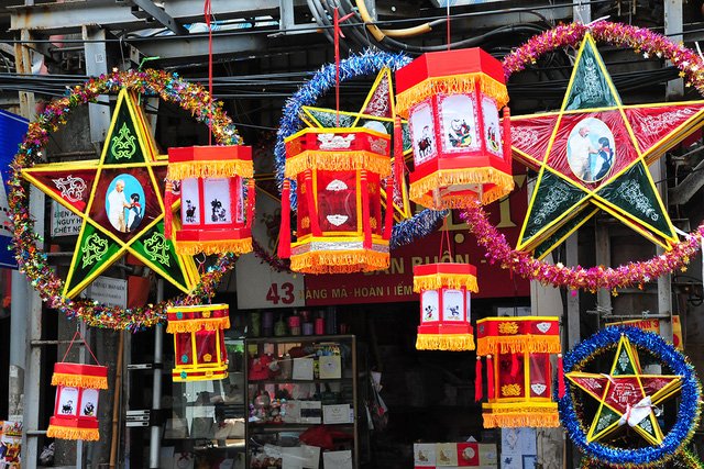  Các loại đèn Trung thu được tiêu thụ khá mạnh.