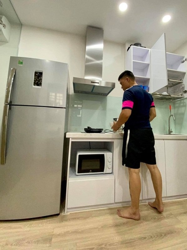  Qua những hình ảnh biên tập viên chia sẻ có thể thấy, tổ ấm của vợ chồng anh khá rộng rãi, được thiết kế hiện đại.