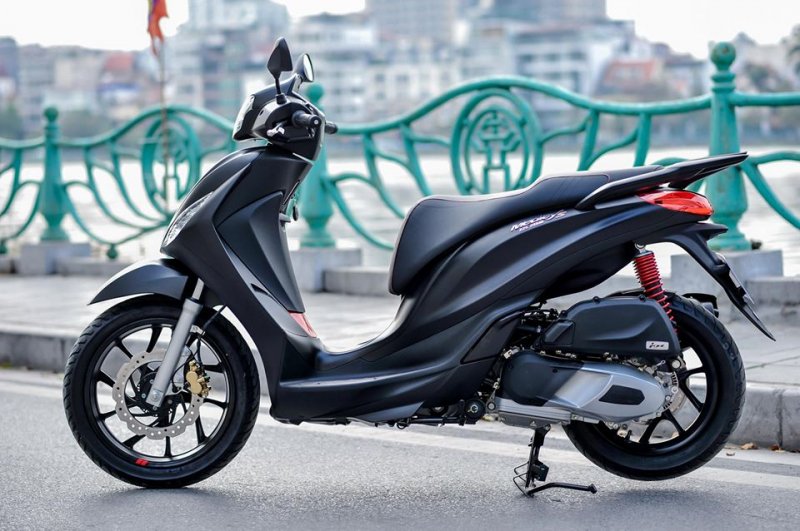 Nên mua Honda SH 2020 hay Piaggio Medley 2020