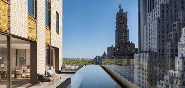  Khu nghỉ dưỡng Aman bao gồm một spa ba tầng, bể bơi trong nhà và tầm nhìn ra Công viên Trung tâm, biểu tượng của thành phố. Các tầng trên cùng gồm 22 nơi ở riêng biệt với đầy đủ tiện nghi và dịch vụ của khách sạn. Ảnh: Aman Resort.