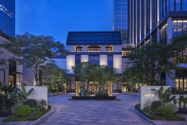  Thương hiệu khách sạn Andaz Xiamen của Hyatt đã công bố khai trương cơ sở kinh doanh tại Hạ Môn, gần trung tâm thành phố giàu có Phúc Kiến (Trung Quốc). Andaz Xiamen được thiết kế bởi công ty JID của Indonesia. Ảnh: Andaz Xiamen.