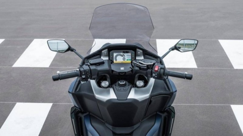 Đánh giá Honda Forza 750