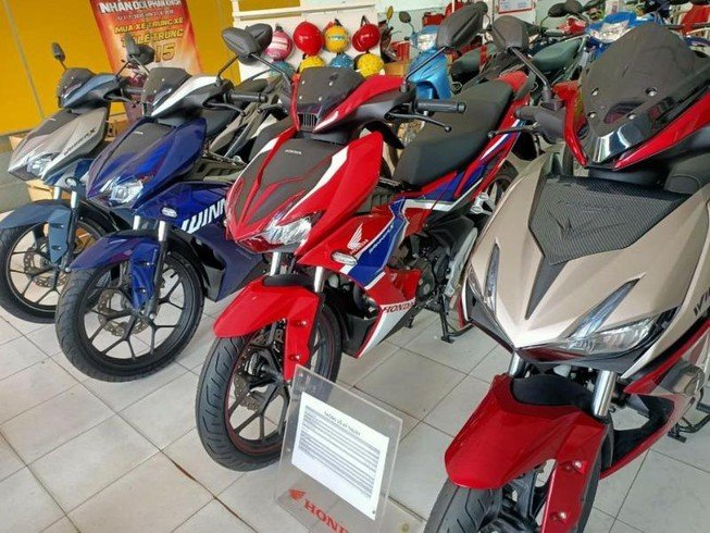 Cuối tháng 10, giá xe Winner tiếp tục giảm