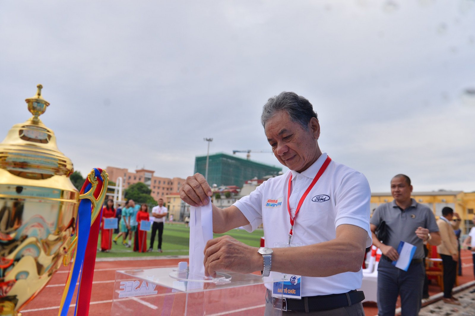  PGS.TS Trương Mạnh Tiến - Chủ tịch Trung ương Hội Kinh tế Môi trường Việt Nam - Chủ tịch danh dự giải đấu ủng hộ đồng bào miền Trung đang chịu ảnh hưởng bởi thiên tai, lũ lụt.