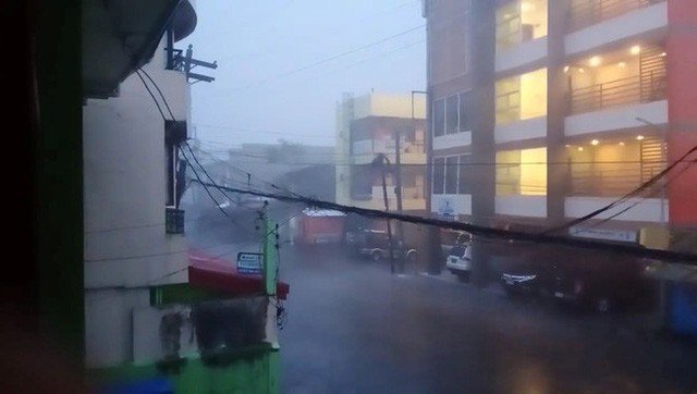  Mưa lớn đang bao phủ những vùng tâm bão đi qua.