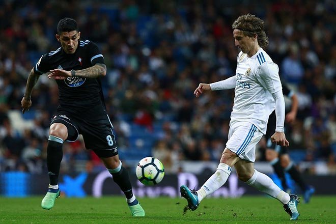Real Madrid (áo trắng) hướng đến một kết quả khả quan trên sân nhà