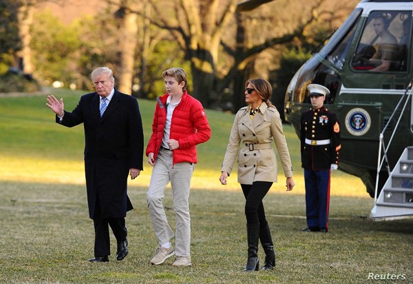  Vẻ ngoài điển trai của Barron Trump giúp cậu thu hút được nhiều fan trên khắp thế giới.