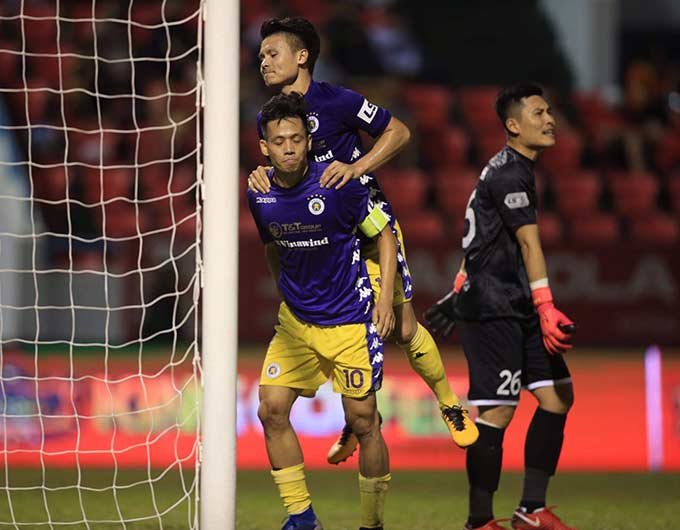 Hà Nội FC đánh bại Than Quảng Ninh 4-0 những đành ngậm ngùi đứng thứ 2