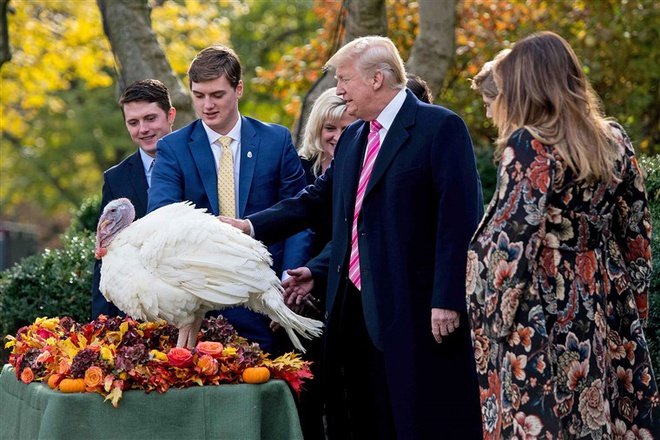 Tổng thống Mỹ Donald Trump và Đệ nhất phu nhân Melania Trump trong dịp Lễ Tạ ơn. Ảnh: NBC.