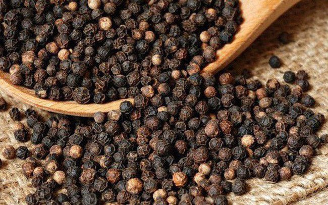 Giá tiêu hôm nay 4/12/2020 giao động trong khoảng 56.500 đồng/kg - 59.000 đồng/kg.