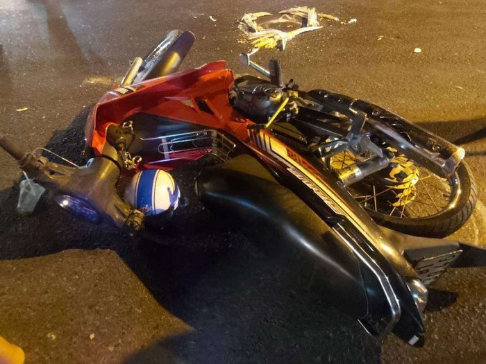 Xe đầu kéo cuốn nạn nhân vào gầm kéo lê 60km trên QL1