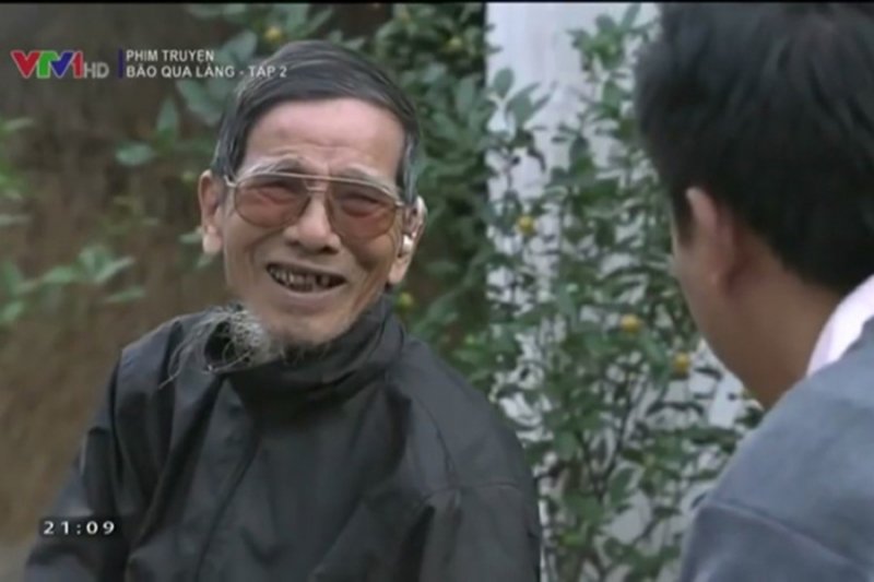 Ông đã giành 2 huy chương vàng với vai Nguyễn Trãi trong vở kịch thơ “Lam Sơn tụ nghĩa” và vai Vũ Kiêm trong “Tiền tuyến gọi”