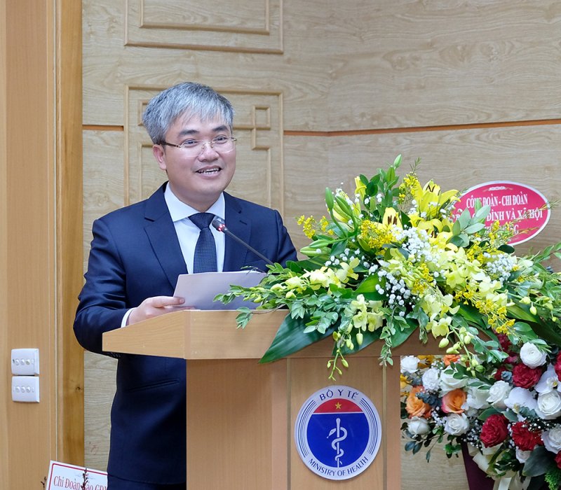 Nhà báo Trần Tuấn Linh cũng bày tỏ lời hứa sẽ phát huy tất cả nhiệt huyết và trí lực, vai trò của người đứng đầu cùng tập thể Báo Sức khỏe và Đời sống không ngừng nỗ lực, giữ gìn đoàn kết, thống nhất cùng tập thể Báo có những bước phát triển mới.