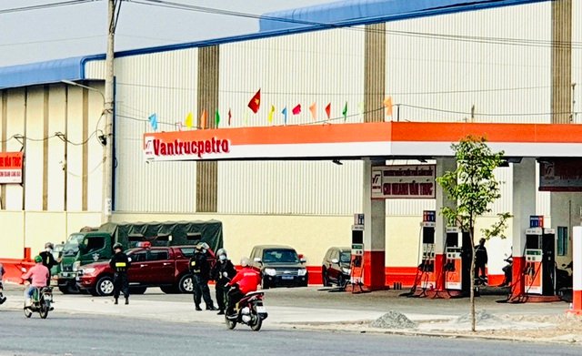 Niêm phong 4 cây xăng liên quan vụ 2,7 triệu lít xăng giả