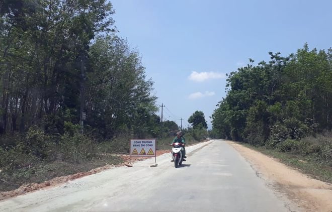 Tuyến đường QL40B đang được sửa chữa, nâng cấp.
