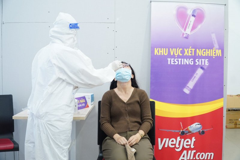 Vietjet miễn phí xét nghiệm Covid-19 cho tất cả khách hàng khởi hành từ TP.HCM