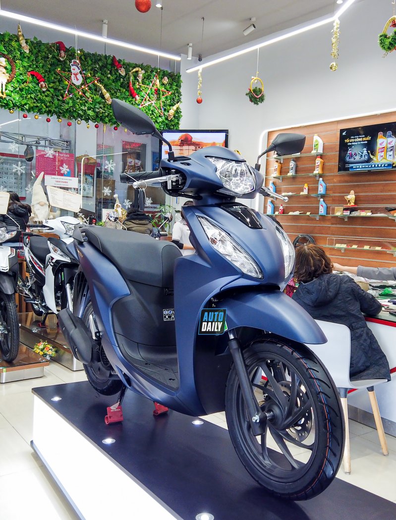 Honda Vision tăng giá mạnh dịp Lễ Giáng Sinh, dự báo từ nay đến Tết giá xe máy tiếp tục đi lên do nhu cầu tiêu dùng tăng.