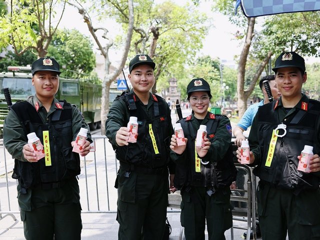 40.000 sản phẩm dinh dưỡng Vinamilk tiếp sức chương trình 'Tổ quốc bình yên'