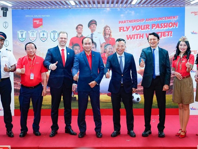 Vietjet và Ngân hàng số Vikki trở thành đơn vị đồng hành cùng  ASEAN United FC