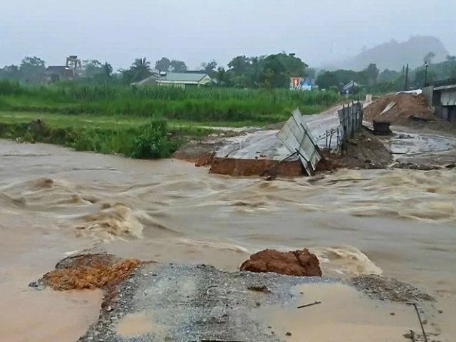Thủ tướng yêu cầu sơ tán dân khỏi khu vực nguy cơ ngập sâu, lũ quét, sạt lở