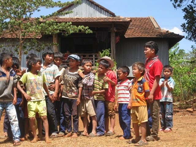 Việt Nam trước nguy cơ hàng triệu đàn ông "ế vợ"