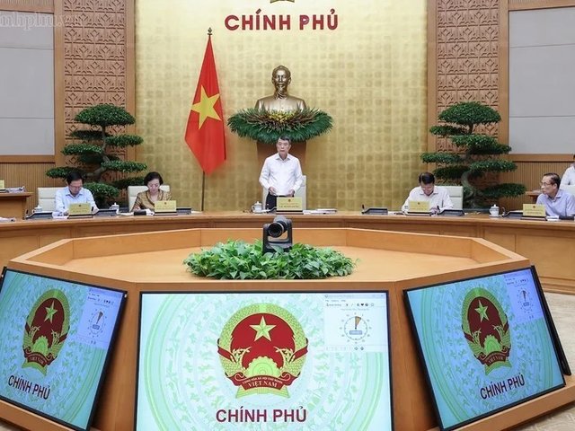 Chính phủ yêu cầu hoàn thiện thể chế, khơi thông nguồn lực cho tăng trưởng