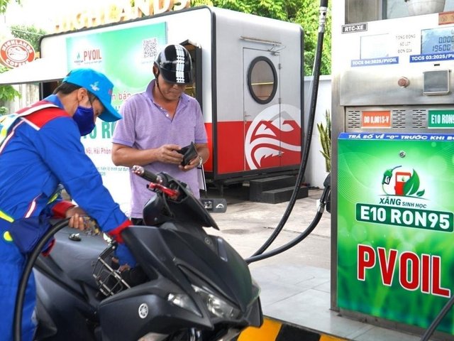 “Hợp lực” ổn định giá xăng dầu, góp phần bảo đảm tăng trưởng hai con số